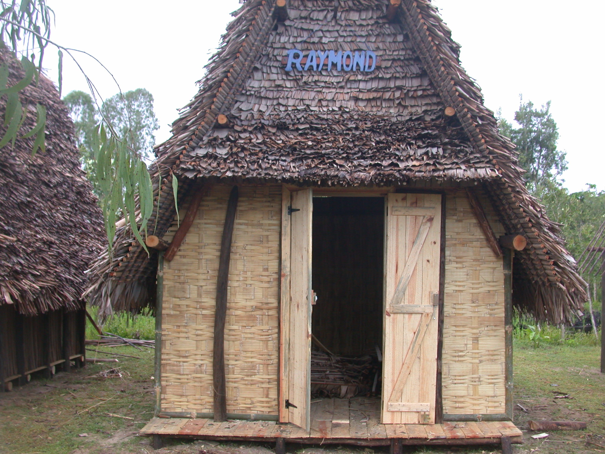 La première maison terminée: merci Raymond! description