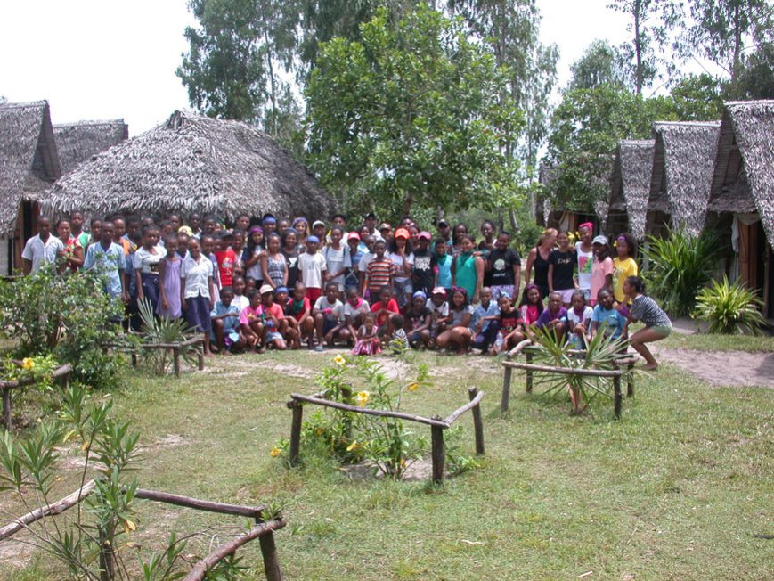 Le groupe des jeunes ensemble